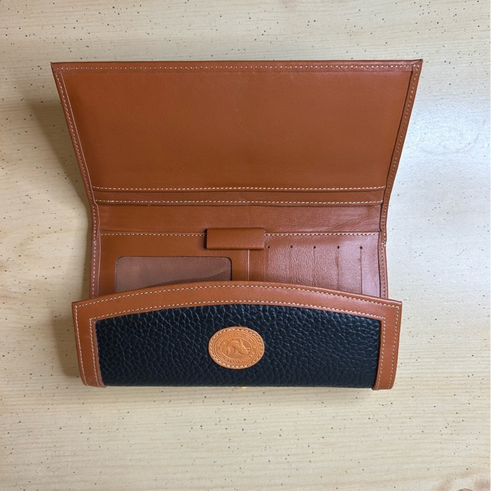 Hato Hasi | Pebble Grain Continental Clutch in Black / Brown Leather - Picture 7 of 15